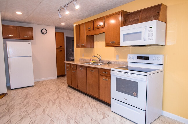 682 Bennett St in Luzerne, PA - Building Photo - Building Photo
