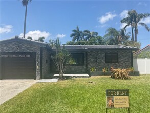 1443 Harding St in Hollywood, FL - Building Photo - Building Photo