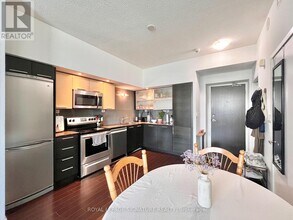 1701-25-225 Capreol Ct in Toronto, ON - Building Photo - Building Photo