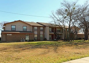 Webber Garden Apartments in Fort Worth, TX - Building Photo - Building Photo