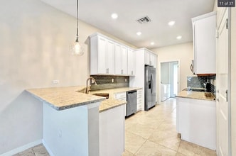 4810 Eucalyptus Dr, Unit 2 in Hollywood, FL - Foto de edificio - Building Photo