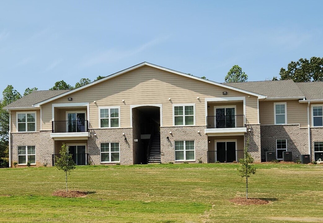Walden Crest in Hohenwald, TN - Foto de edificio