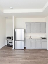 1998 Walnut Crk Dr in Kissimmee, FL - Foto de edificio - Building Photo