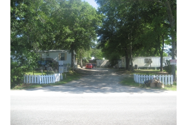 Oak Crest MHP in North Charleston, SC - Building Photo - Building Photo