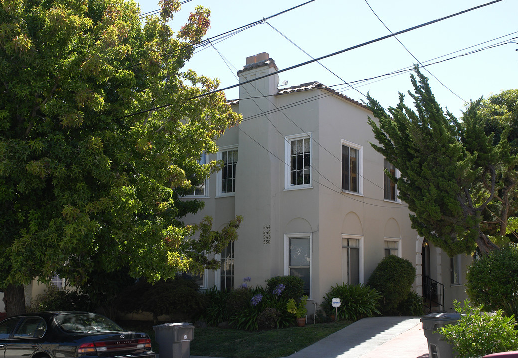 544-550 Merritt Ave in Oakland, CA - Building Photo