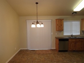2095 E Shadow Dr in Eagle Mountain, UT - Building Photo - Building Photo