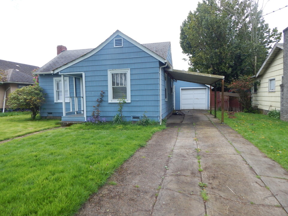 431 18th Ave in Longview, WA - Building Photo