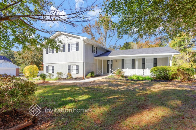 property at 2180 Pinewood Dr