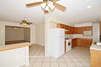 7727 W Reade Ave in Glendale, AZ - Building Photo - Building Photo
