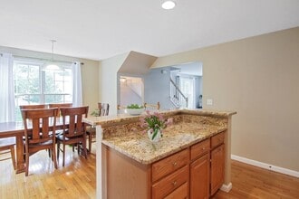 77 Buttercup Ln in Grafton, MA - Building Photo - Building Photo