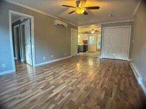 9327 N Cross St in Peoria, IL - Building Photo - Building Photo