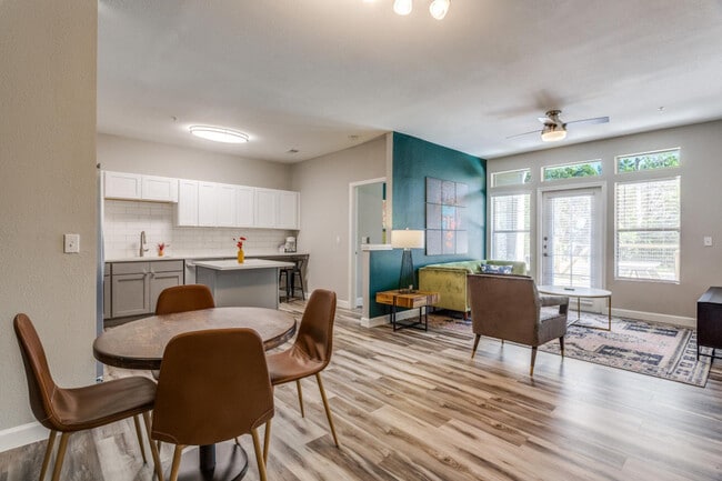 6500 Champion Grandview Way in Austin, TX - Building Photo - Building Photo