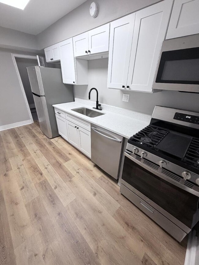 5425 Whitlock Rd in Baltimore, MD - Building Photo - Building Photo