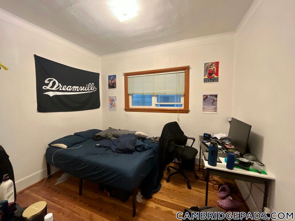 24 Hardwick St in Cambridge, MA - Building Photo