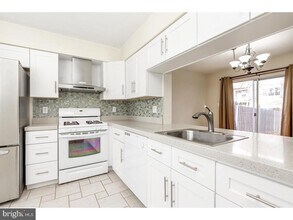 164 Kettlebrook Dr in Mount Laurel, NJ - Building Photo - Building Photo