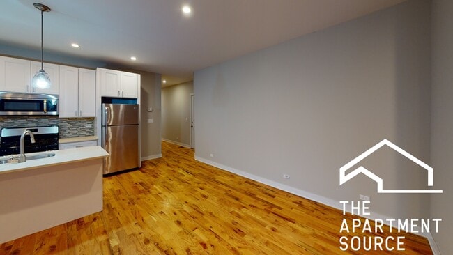 property at 1910 W Sunnyside Ave