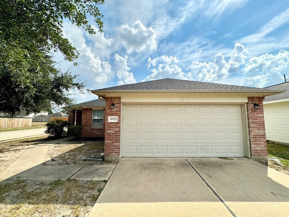 19703 Billineys Park Dr in Katy, TX - Building Photo