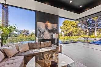 3712 Broadlawn Dr in Los Angeles, CA - Foto de edificio - Building Photo