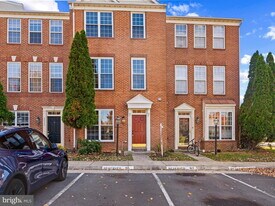 13133 Park Crescent Cir in Herndon, VA - Building Photo