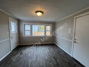 907 N Mason St in Saginaw, MI - Building Photo - Building Photo