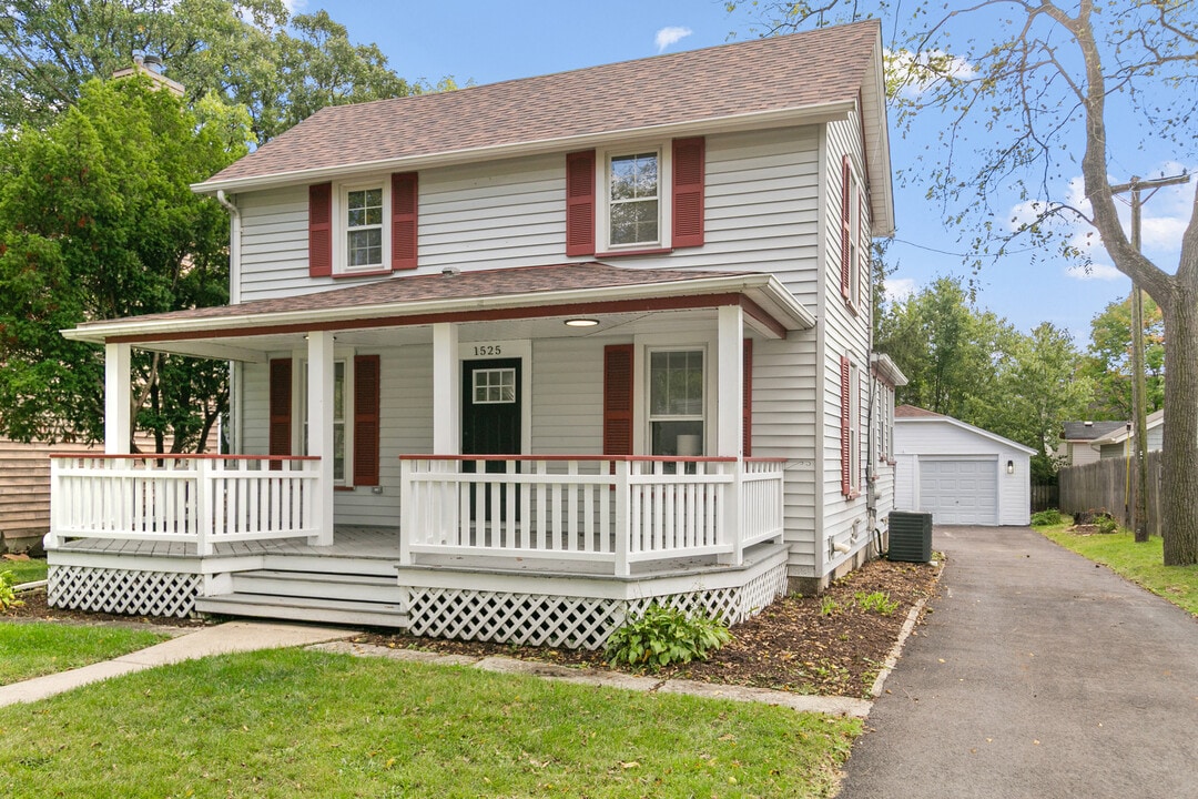 1525 Burr Oak Rd in Homewood, IL - Building Photo