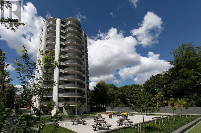 485 Huron St in Toronto, ON - Building Photo - Building Photo