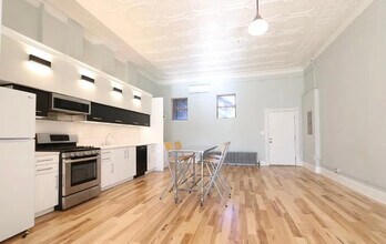 1316 W Erie St, Unit 1E in Chicago, IL - Building Photo - Building Photo