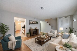 1960 Hamilton Pl SE in Marietta, GA - Building Photo - Building Photo