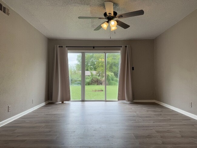 4376 N Frankfort Pl in Tulsa, OK - Building Photo - Building Photo