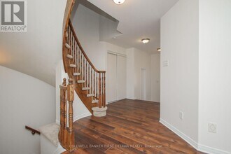 328 Statewood Dr in Ottawa, ON - Building Photo - Building Photo