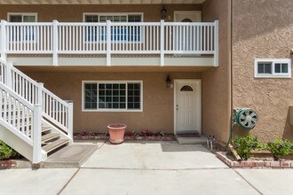 1717 Temple Ave in Long Beach, CA - Foto de edificio - Building Photo