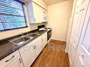 1165 E Spruce St in Tarpon Springs, FL - Building Photo - Building Photo