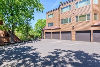 108 Oswego Summit in Lake Oswego, OR - Building Photo - Building Photo
