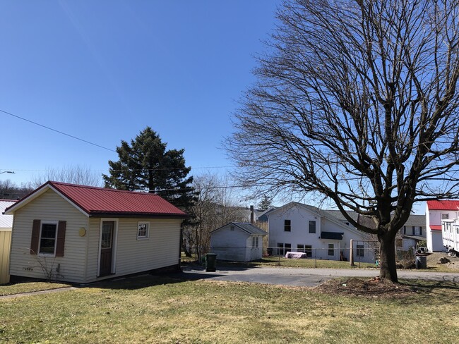 1147 Cherry St in Danville, PA - Building Photo - Building Photo