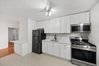 163 Glover Ave in Yonkers, NY - Building Photo - Building Photo