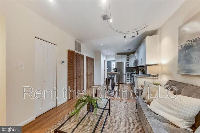 1446 Newton St NW in Washington, DC - Building Photo - Building Photo