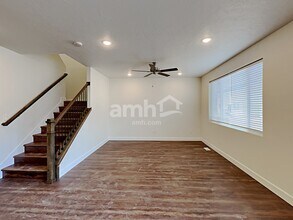 2431 E Frontier St in Eagle Mountain, UT - Foto de edificio - Building Photo
