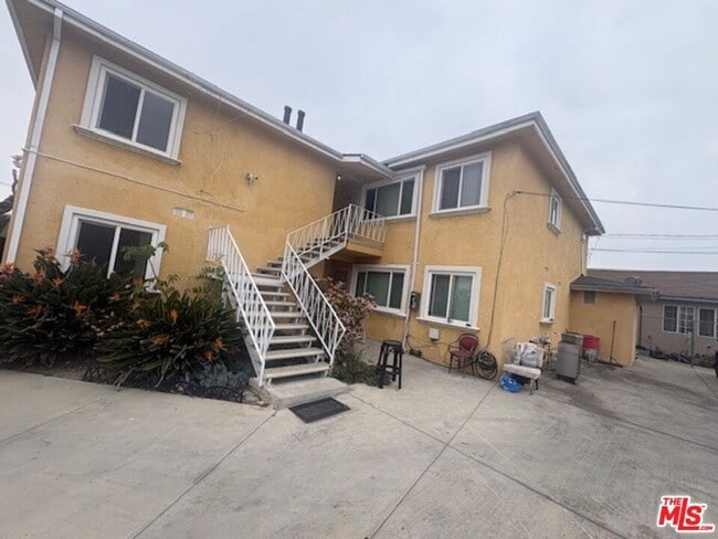 1712 Ridgeley Dr in Los Angeles, CA - Building Photo - Building Photo