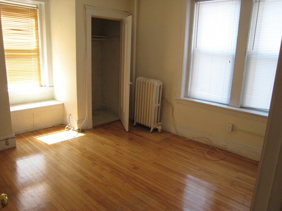 54 Egmont St, Unit 2 in Brookline, MA - Foto de edificio