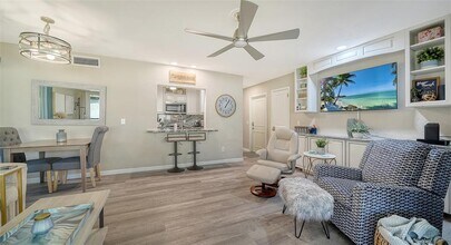 712 White Pine Tree Rd in Venice, FL - Building Photo - Building Photo