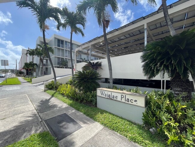property at 2845 Waialae Ave
