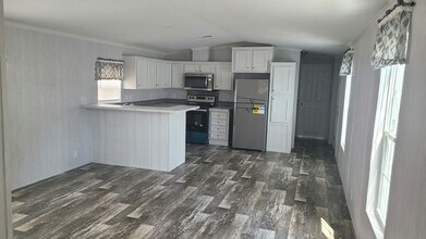 414 N Ridgewood Ave in Edgewater, FL - Building Photo - Building Photo