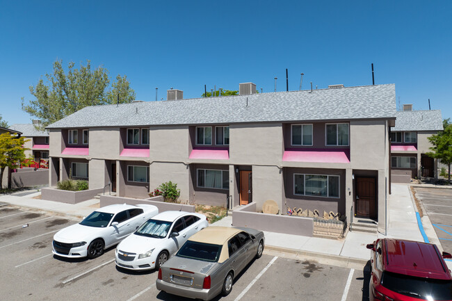 Harper Apartments in Albuquerque, NM - Building Photo - Building Photo