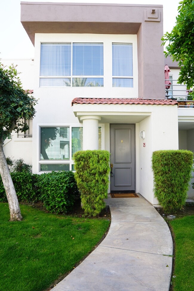 401 El Cielo Rd in Palm Springs, CA - Building Photo - Building Photo