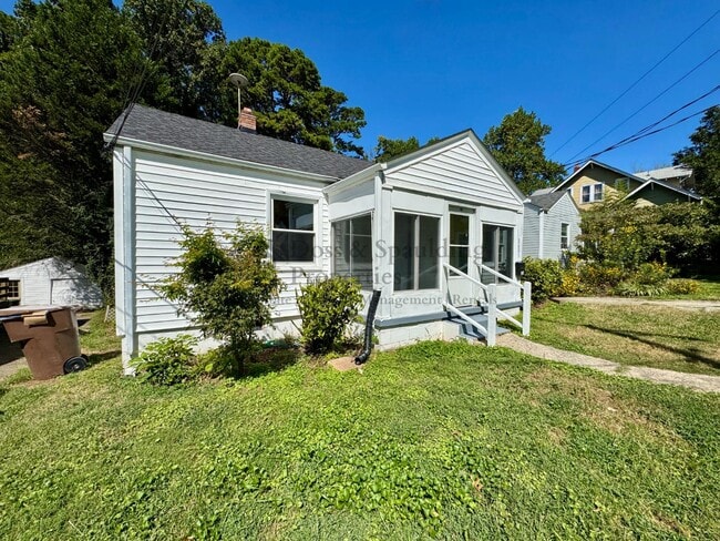 property at 1617 Roseland St