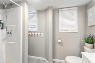 1318 14th Ave, Unit 1 in Eldora, IA - Foto de edificio - Building Photo