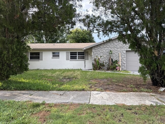 4635 Canna Dr