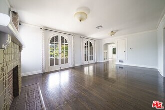 1083 S Rimpau Blvd in Los Angeles, CA - Building Photo - Building Photo