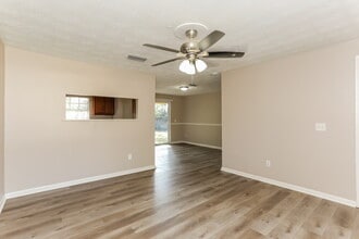 7594 Raborn Ln in Jacksonville, FL - Building Photo - Building Photo
