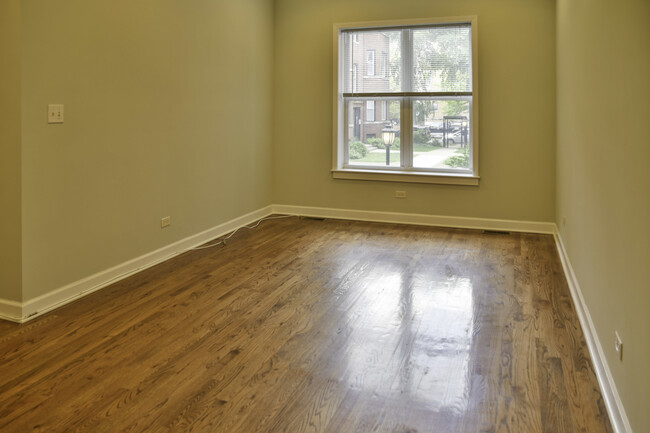 850 W Cornelia Ave, Unit 1E in Chicago, IL - Building Photo - Building Photo